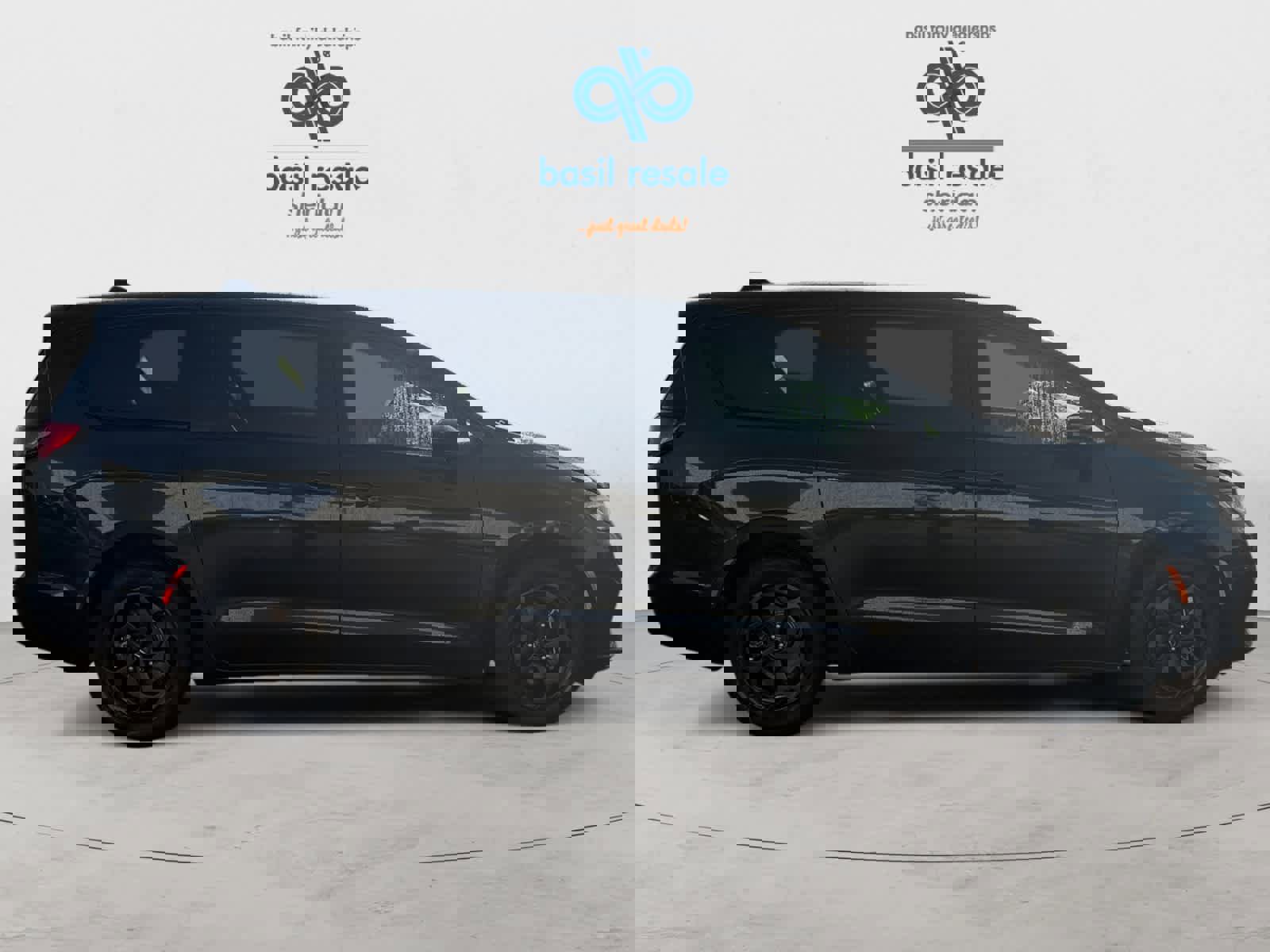 Used 2022 Chrysler Pacifica Touring-L w/ S Appearance Package FWD image 6