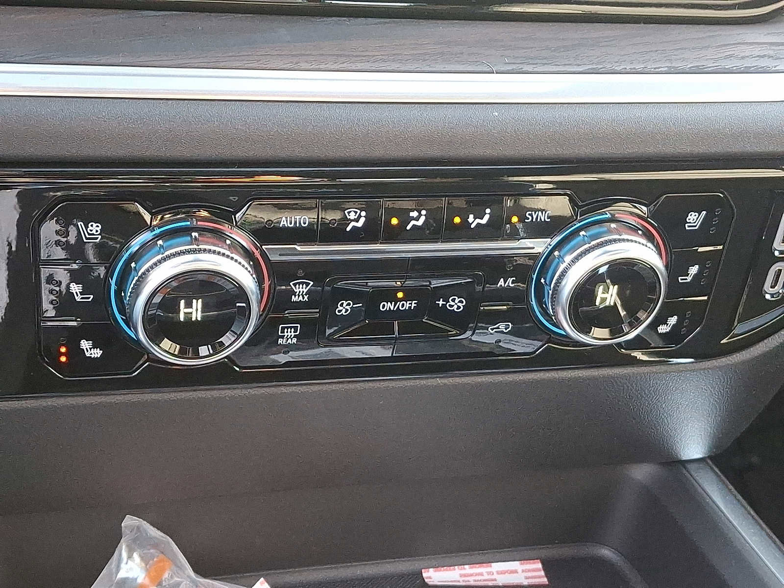 New 2026 GMC Sierra 3500 SLT image 13