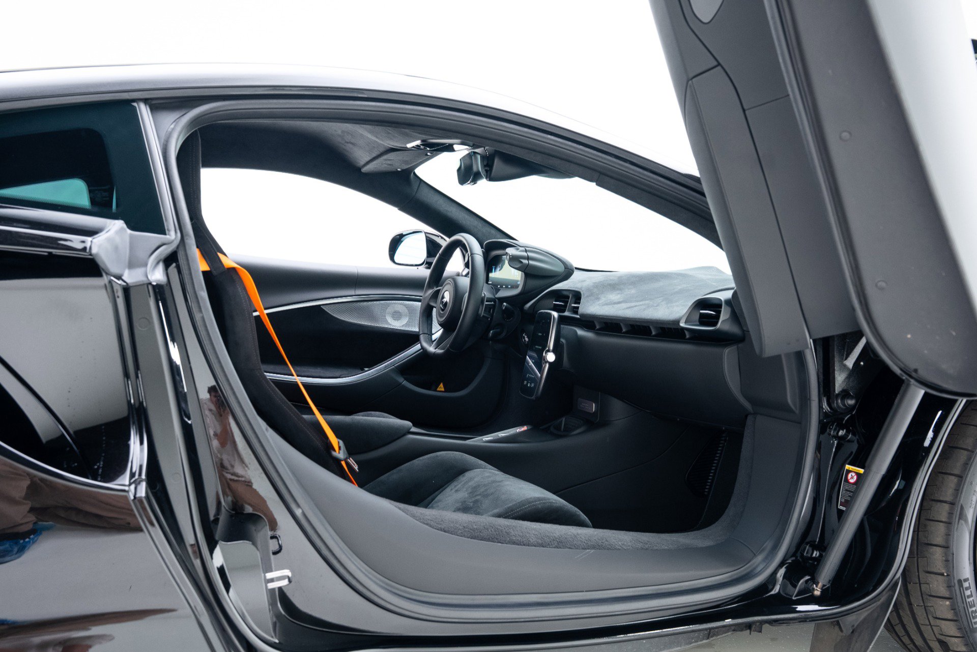 Used 2026 McLaren Artura image 30