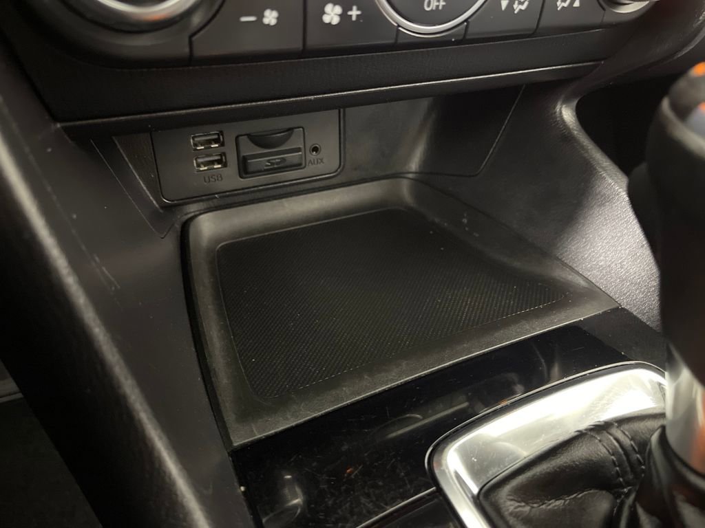 Used 2017 MAZDA MAZDA3 Touring image 30