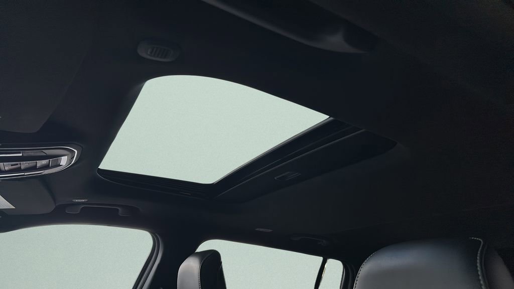 Used 2025 Jeep Grand Cherokee L Altitude image 19