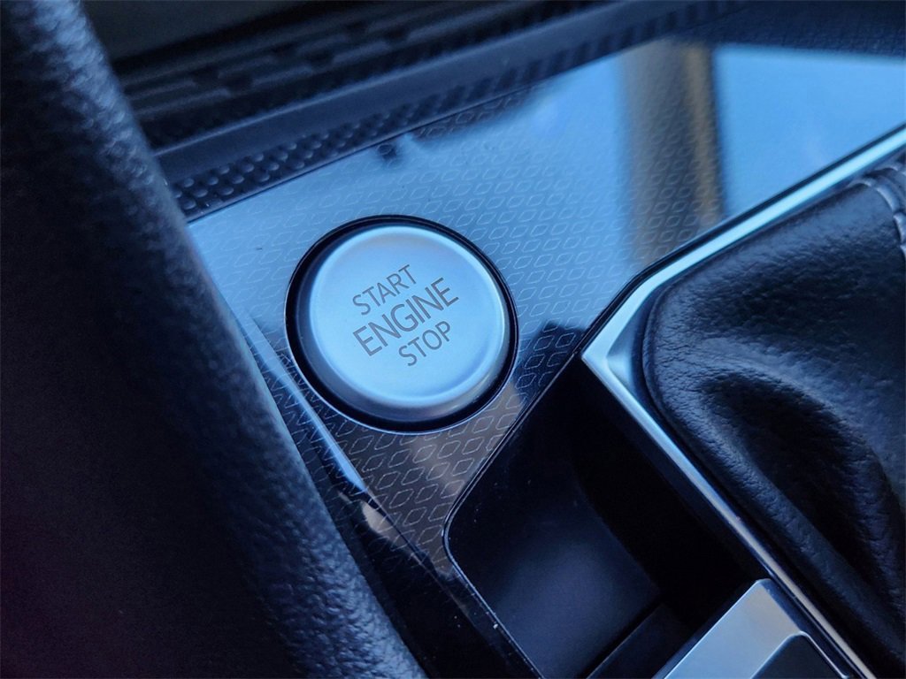 New 2025 Volkswagen Taos SEL image 16