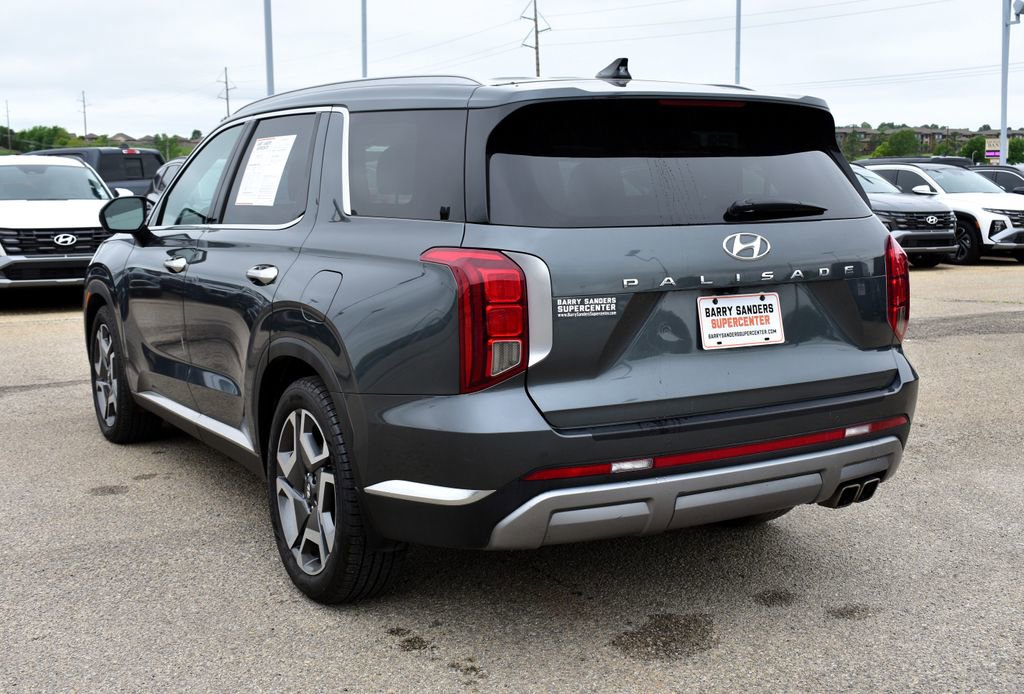 Used 2023 Hyundai Palisade Limited FWD image 4