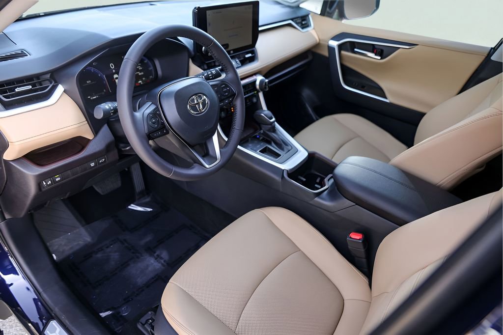 Used 2025 Toyota RAV4 Limited image 13