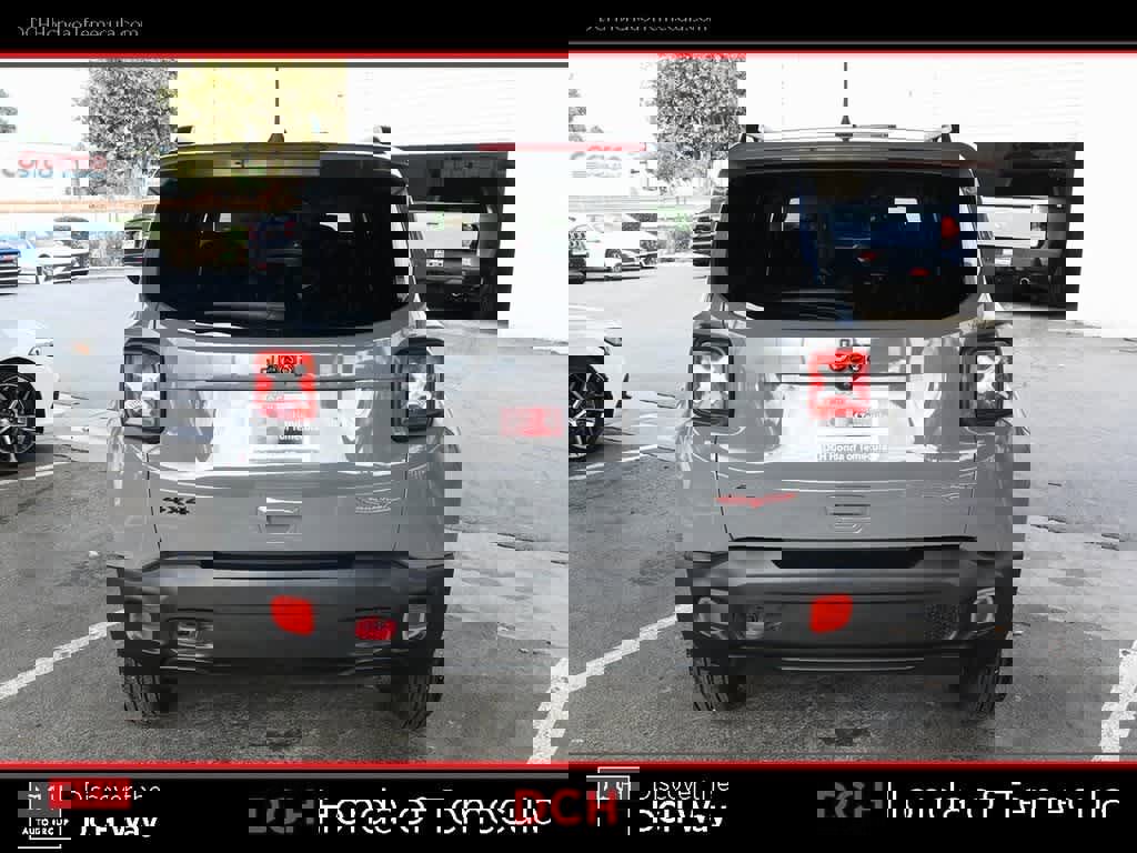 Used 2023 Jeep Renegade Trailhawk image 6