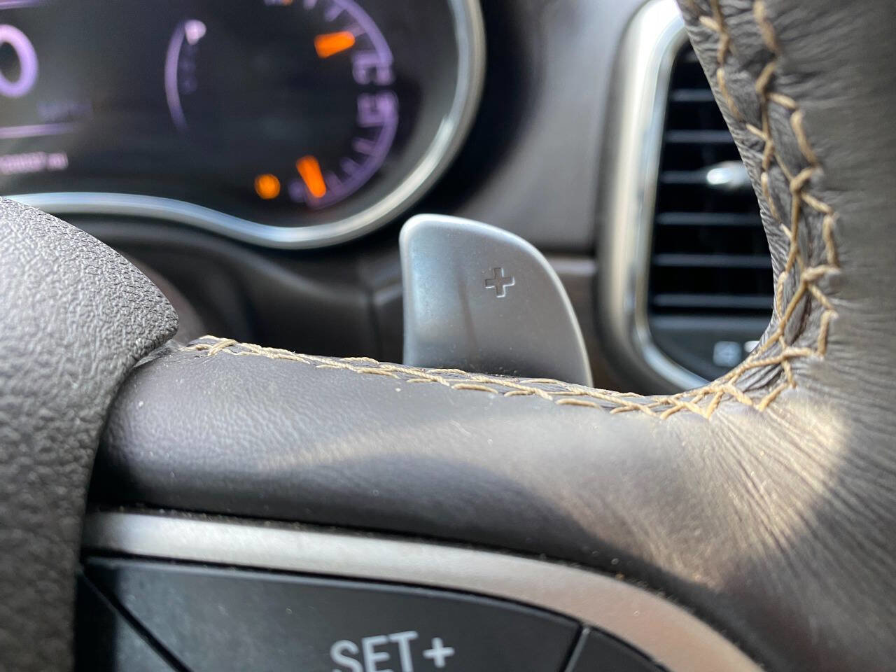 Used 2017 Jeep Grand Cherokee Overland image 27