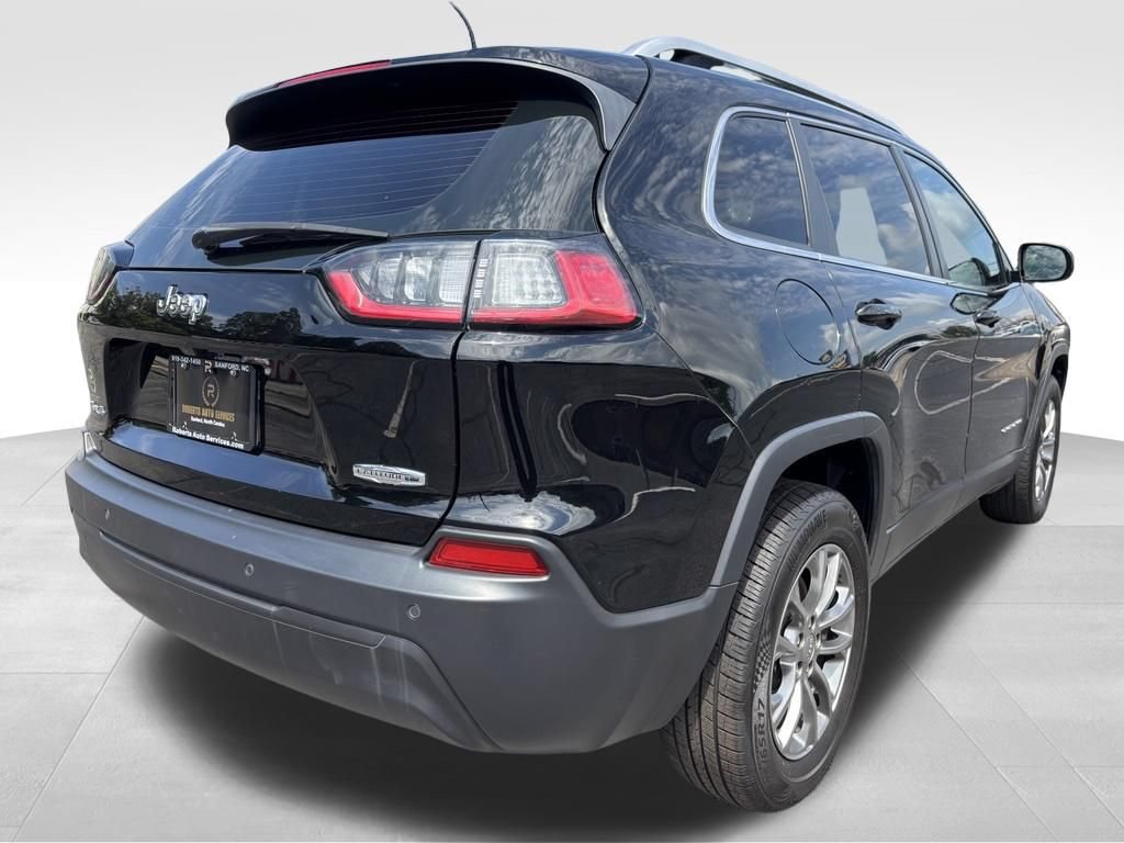 Used 2019 Jeep Cherokee Latitude Plus w/ Cold Weather Group AWD/4WD image 5