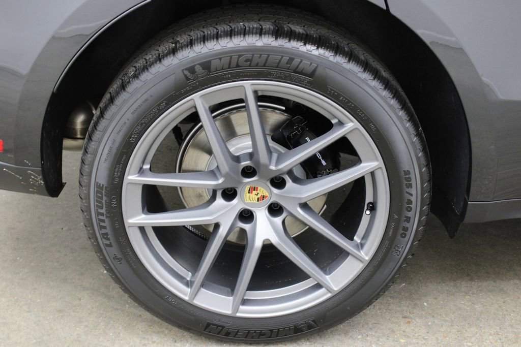New 2026 Porsche Macan image 15