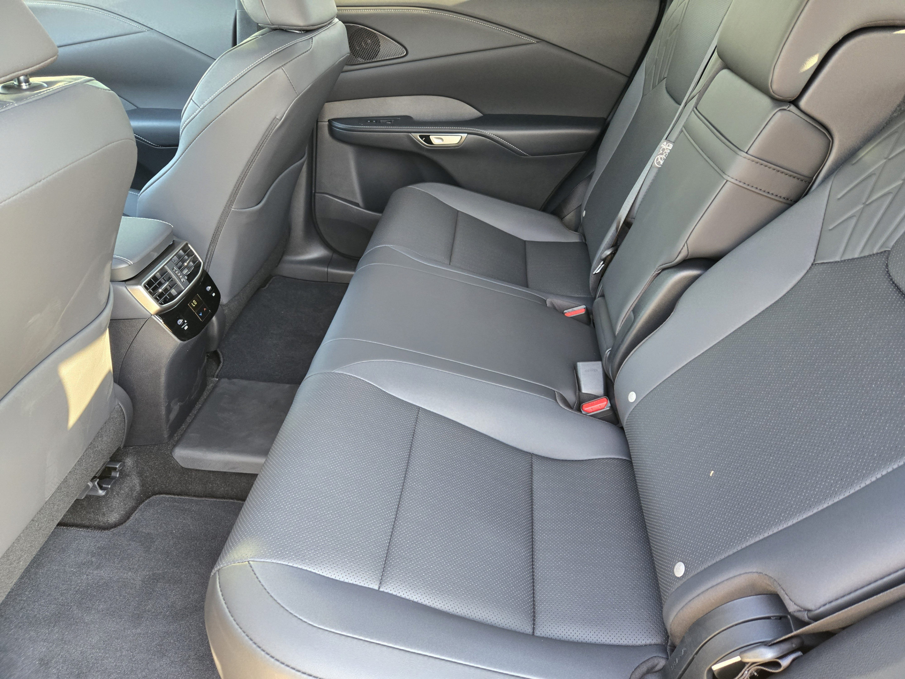 New 2026 Lexus RX 450h AWD w/ Convenience Package image 18