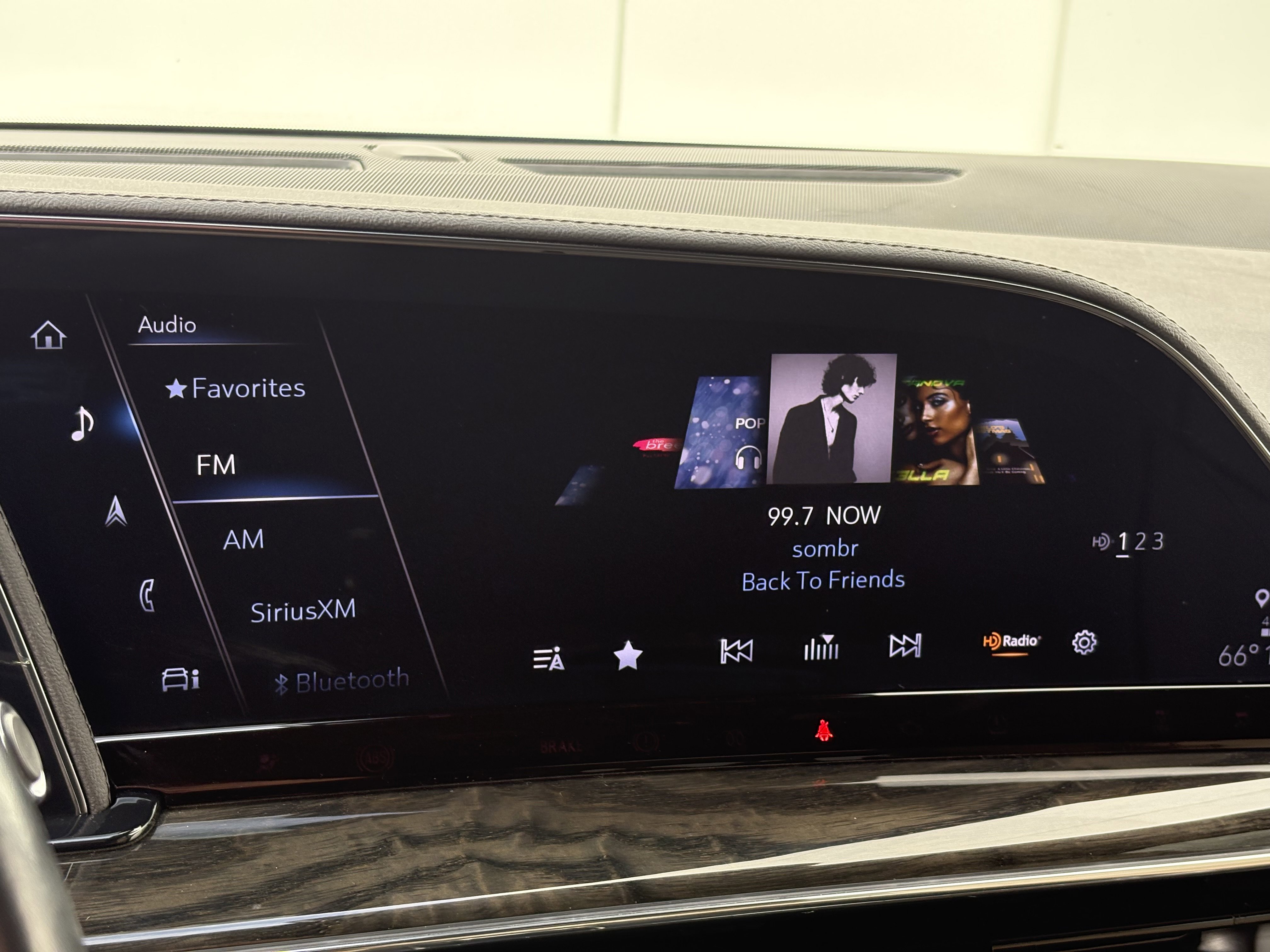 Certified 2024 Cadillac Escalade Premium Luxury image 25