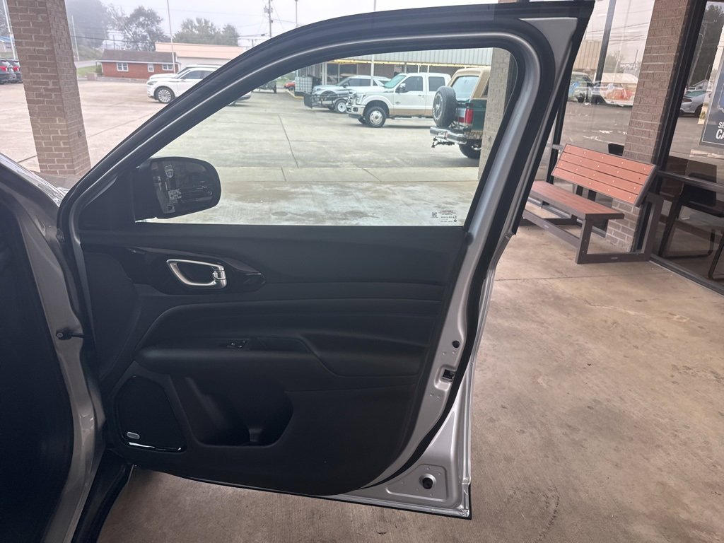 New 2026 Jeep Compass Latitude image 20