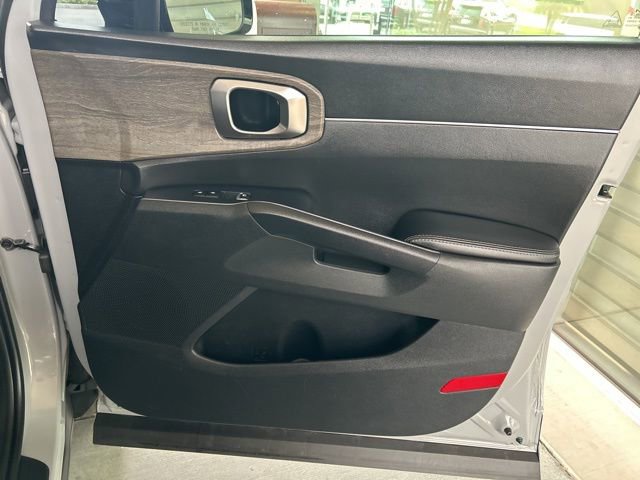 Used 2023 Kia Sorento EX w/ Panoramic Sunroof Package image 32