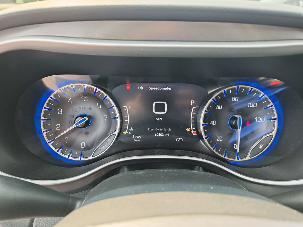 Used 2024 Chrysler Pacifica Touring-L FWD image 18