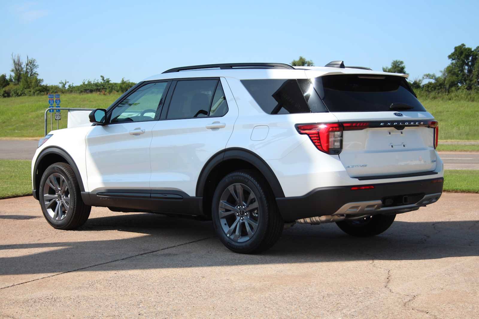 New 2026 Ford Explorer Active w/ Active Comfort Package AWD/4WD image 7