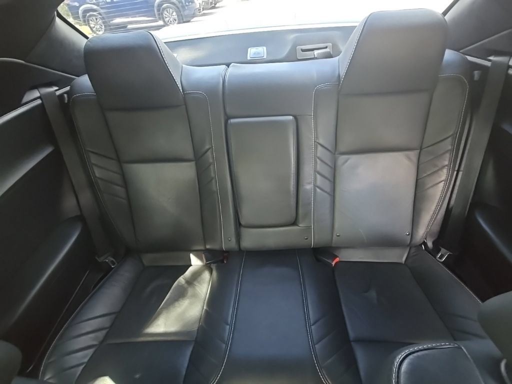 Used 2016 Dodge Challenger SRT w/ Technology Group RWD image 31