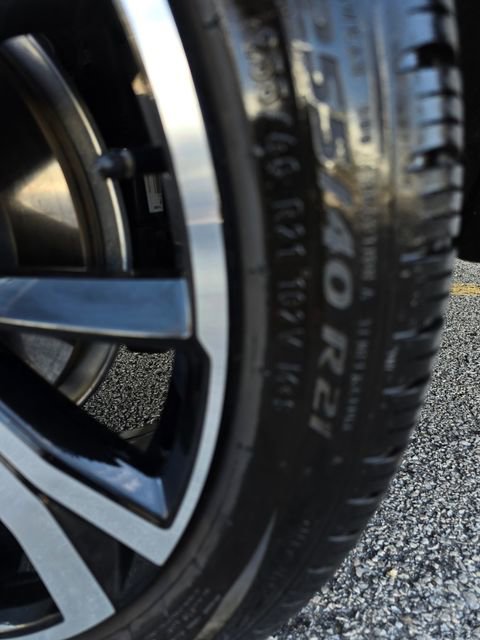 Used 2025 Volvo XC60 T8 Ultra w/ Protection Package Premier image 50