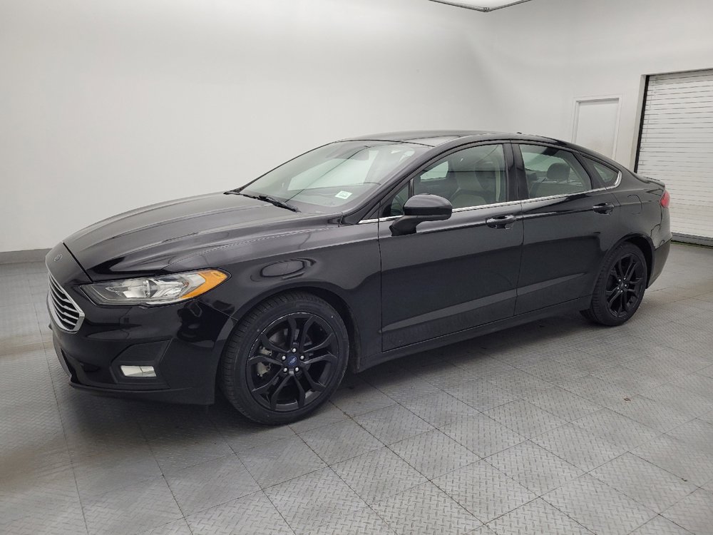 Used 2019 Ford Fusion SE w/ Equipment Group 151A image 2