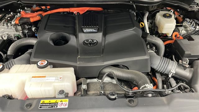 Used 2024 Toyota Sequoia Platinum image 40