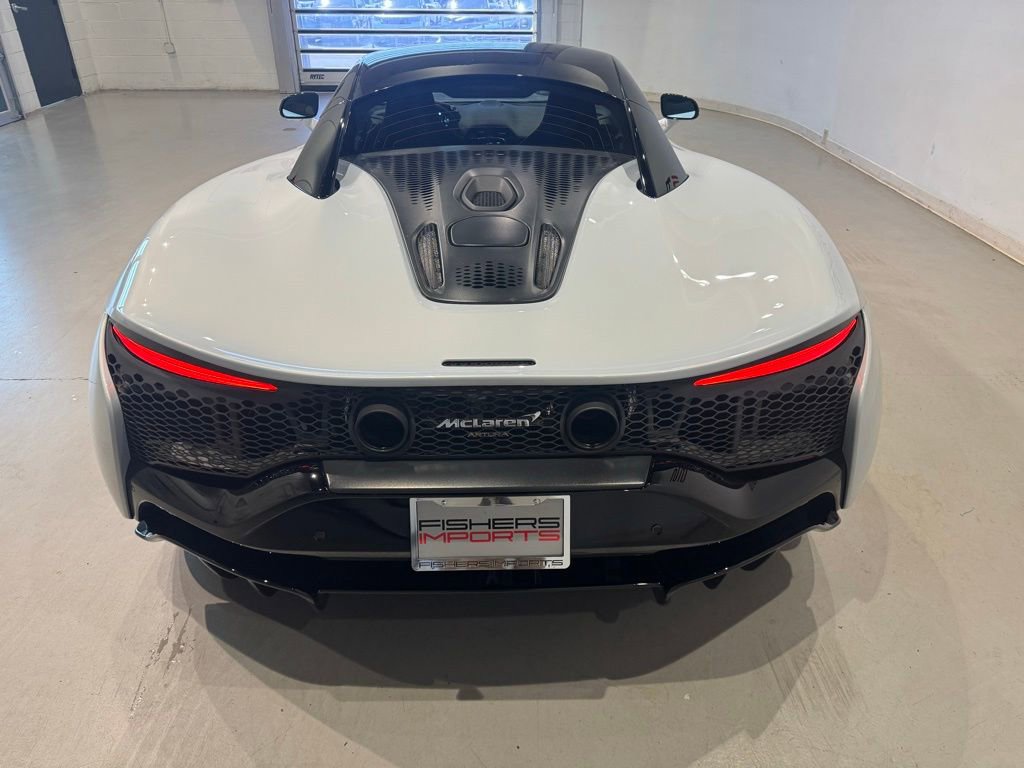 Used 2023 McLaren Artura RWD image 5