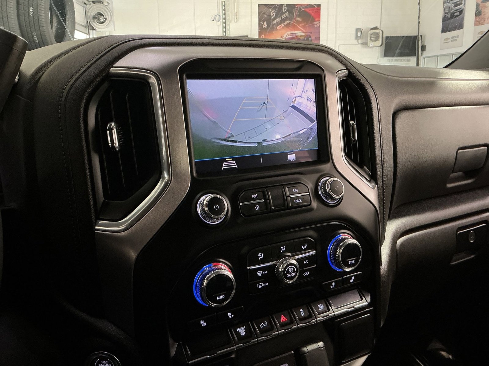 Used 2023 GMC Sierra 2500 SLE w/ SLE Convenience Package image 27