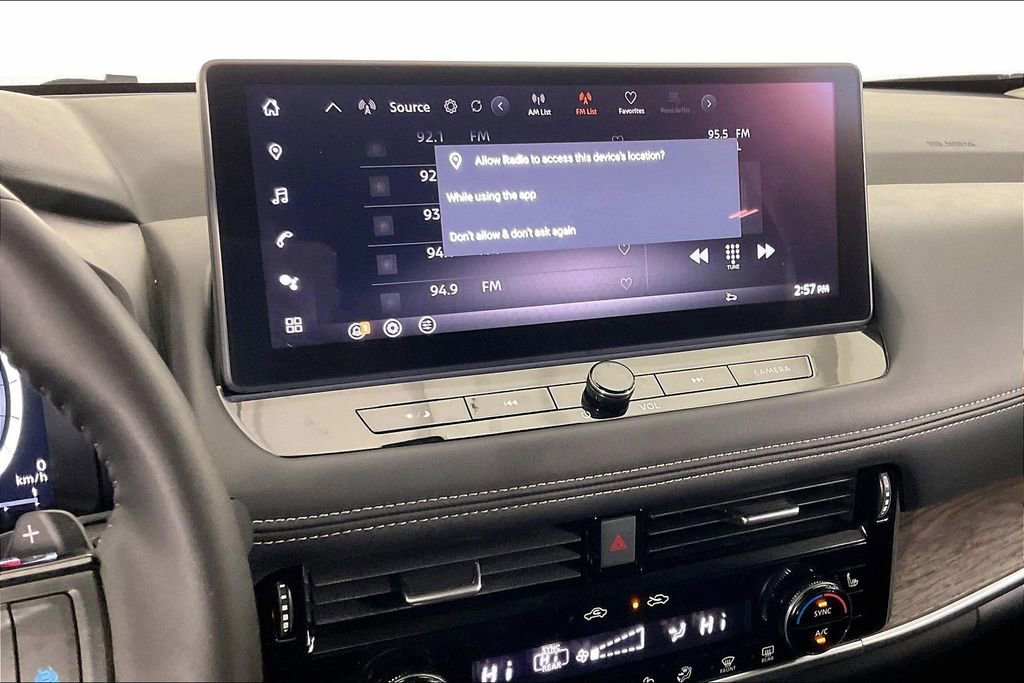 Used 2025 Nissan Rogue Platinum w/ Platinum Premium Package image 9