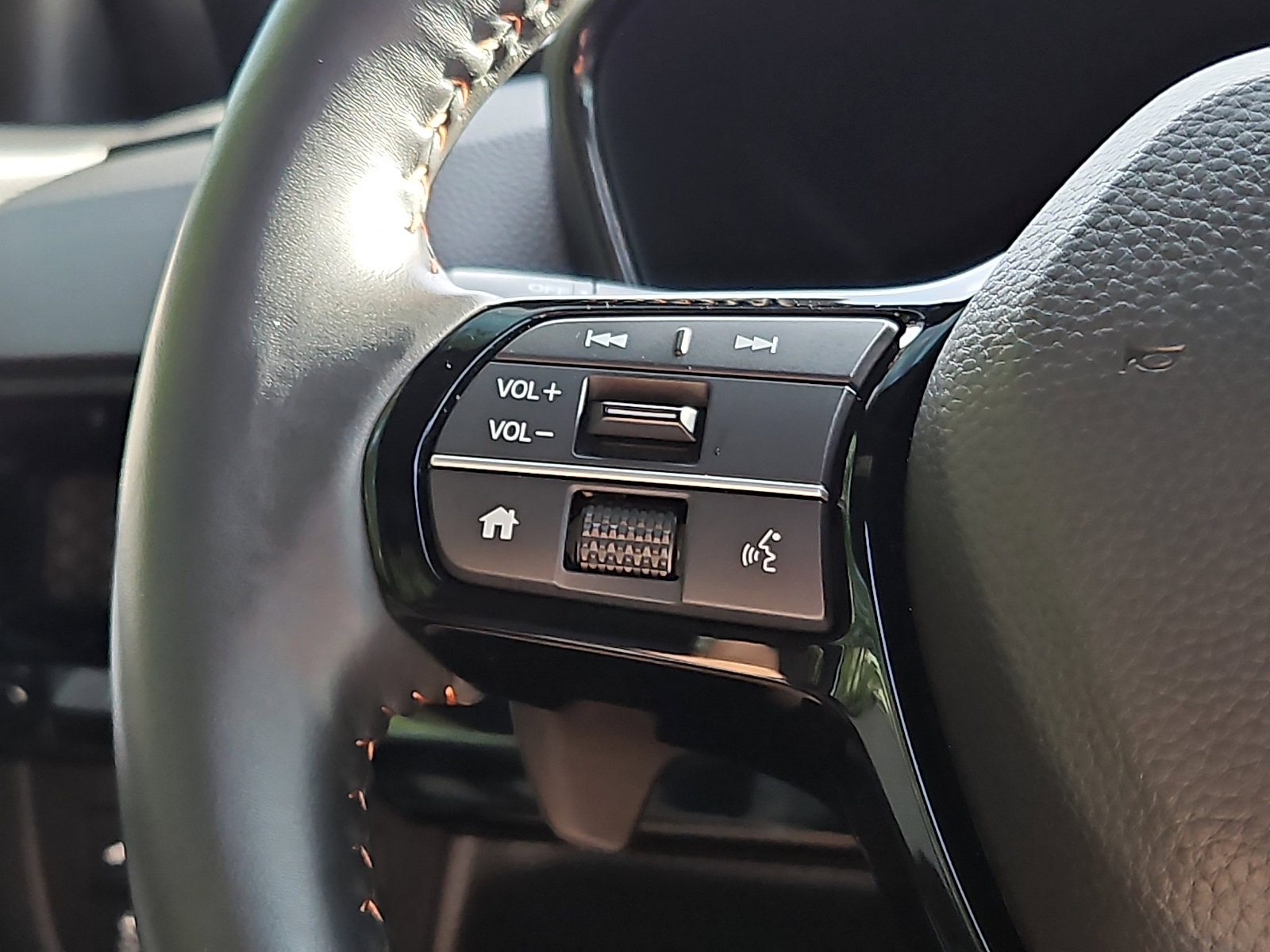 Used 2024 Honda CR-V Sport Touring image 21