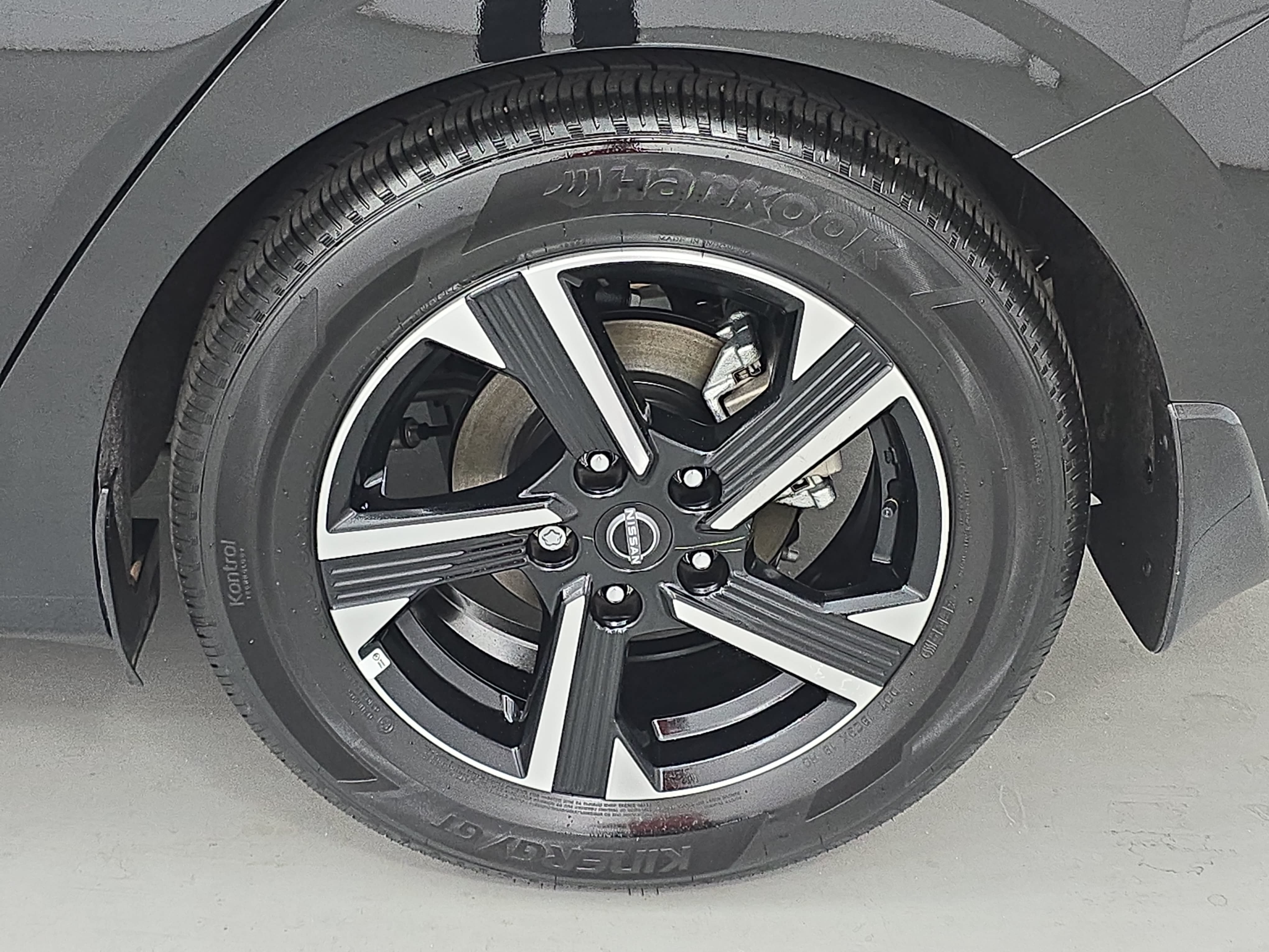 Certified 2025 Nissan Sentra SV FWD image 31