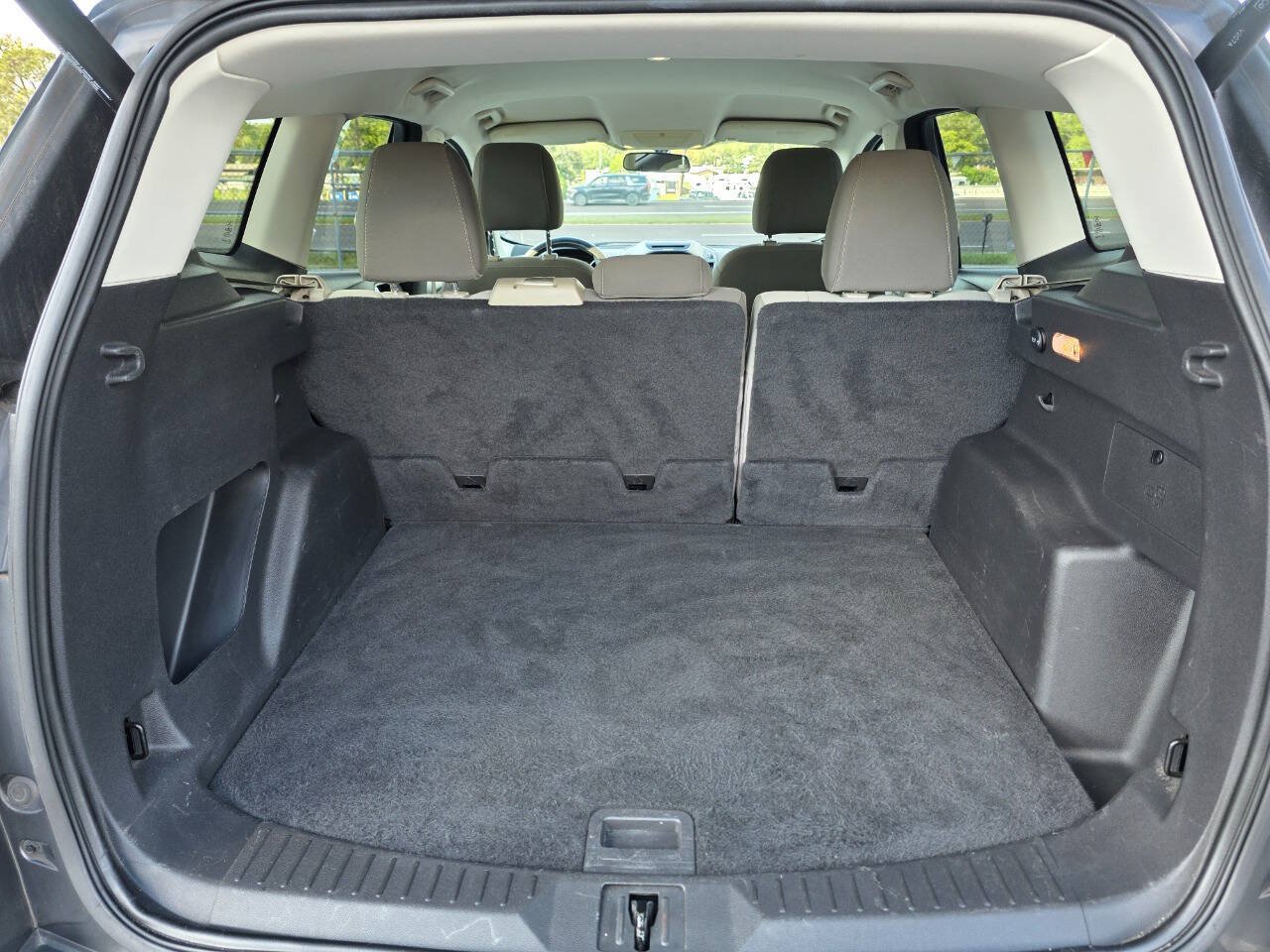 Used 2015 Ford Escape SE w/ Equipment Group 201A FWD image 11