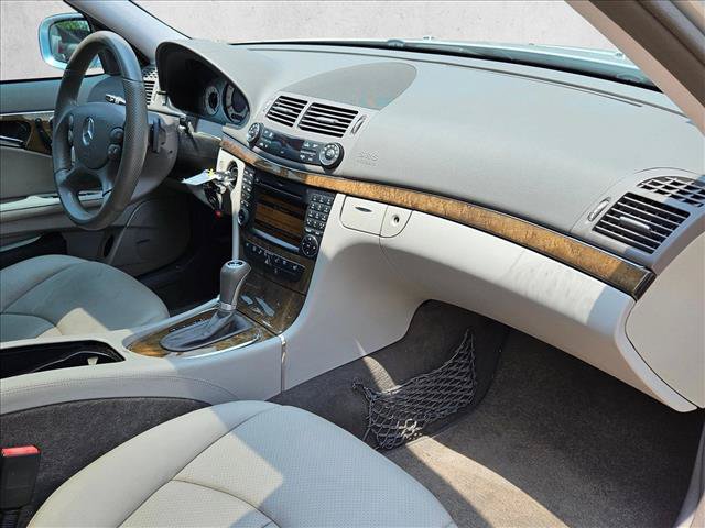 Used 2009 Mercedes-Benz E 350 Sedan image 22