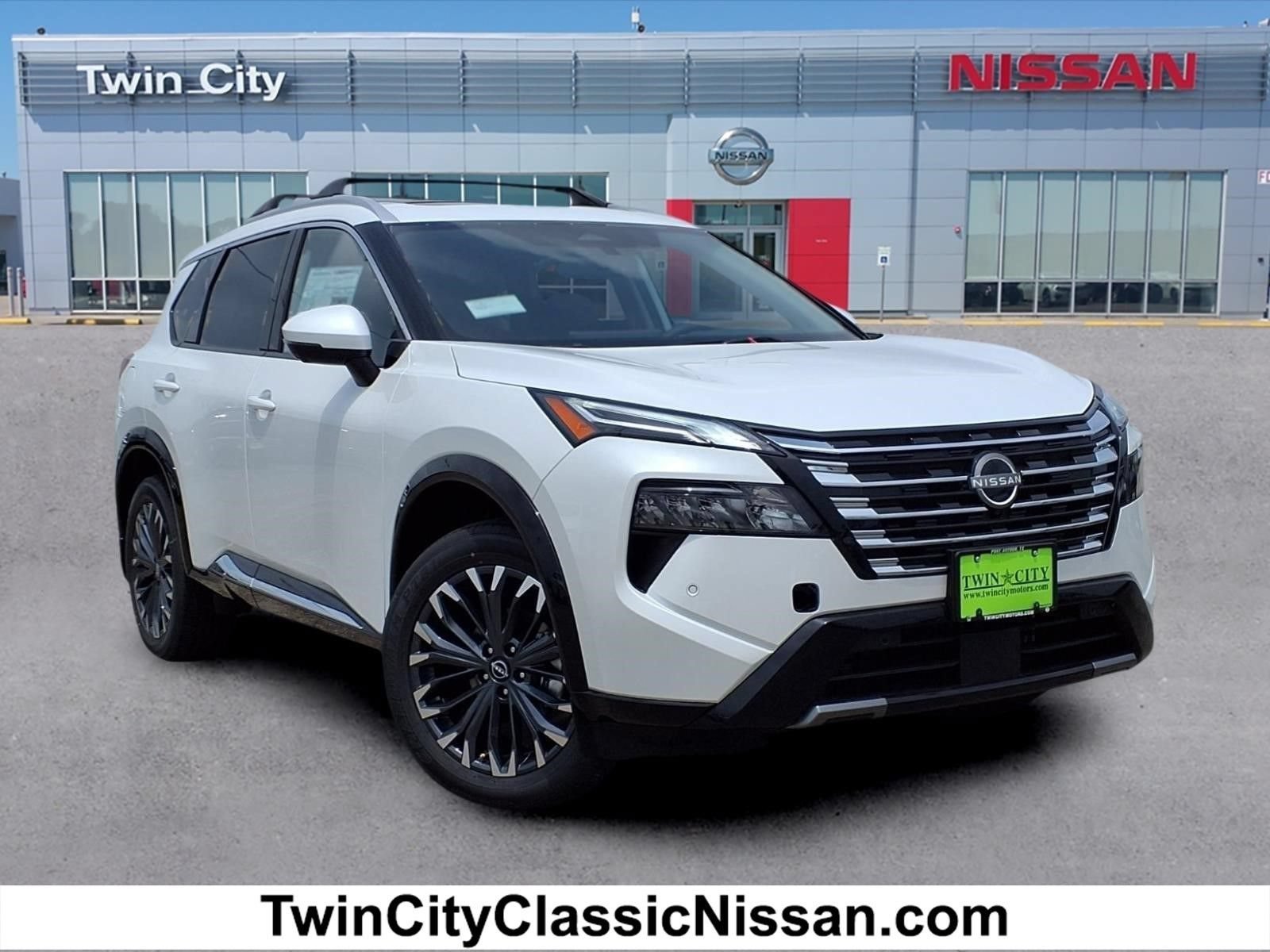 New 2026 Nissan Rogue Platinum AWD/4WD image 1