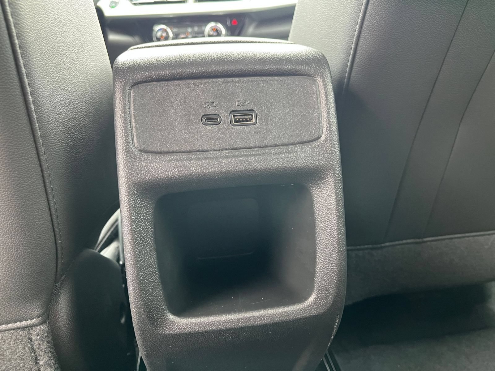 Used 2025 Chevrolet Trax LT FWD image 22