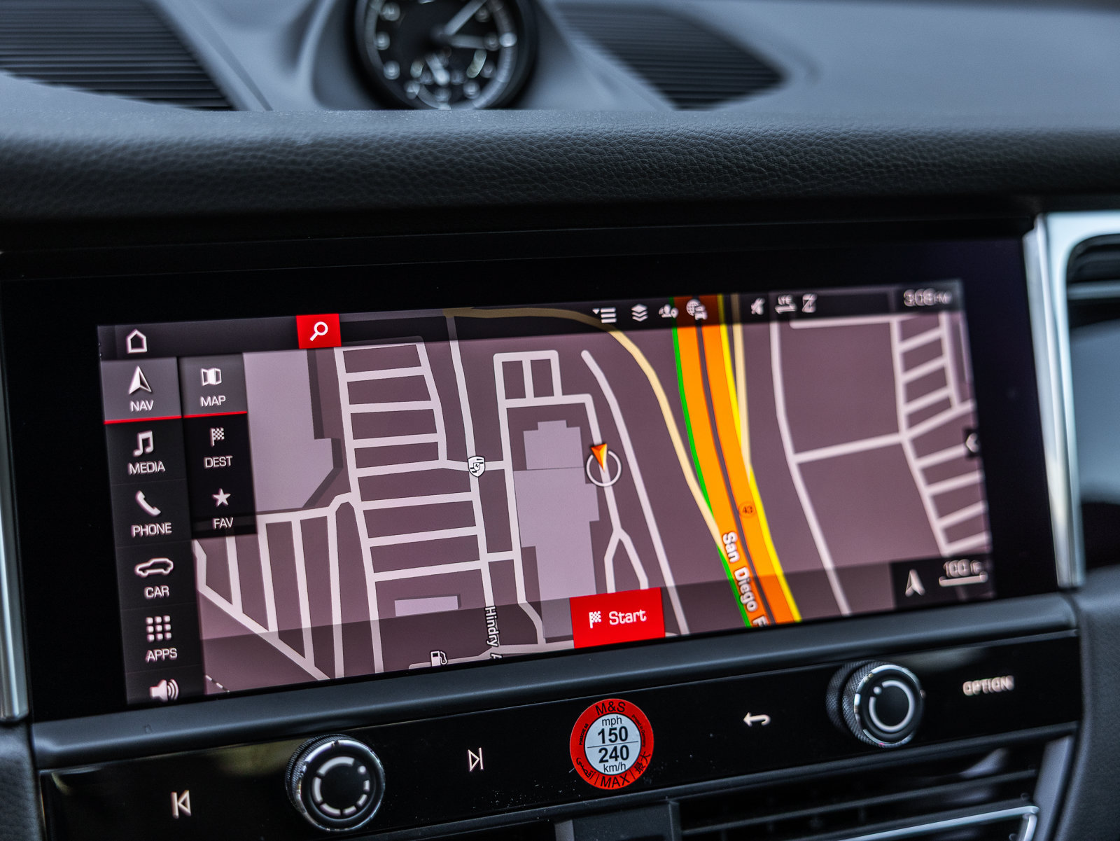 Certified 2026 Porsche Macan AWD/4WD image 20