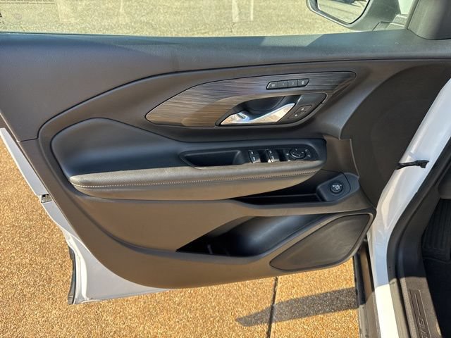 Used 2024 GMC Terrain SLT FWD image 13