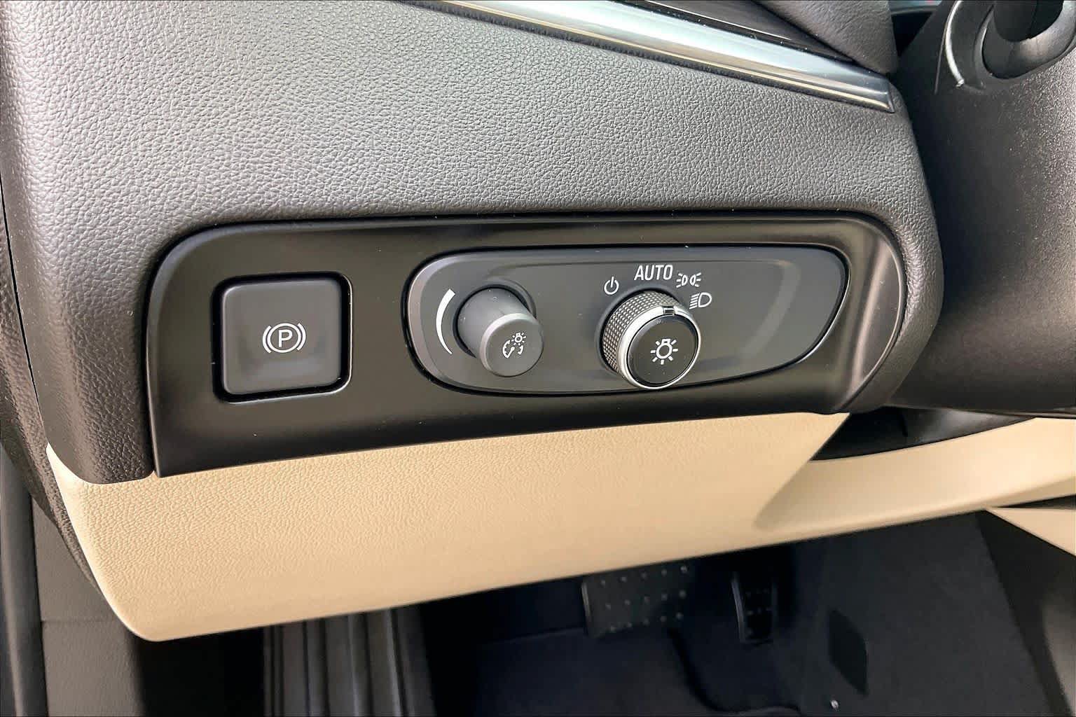 Used 2019 Buick Enclave Essence w/ Trailering Package, 5000 lbs. FWD image 14