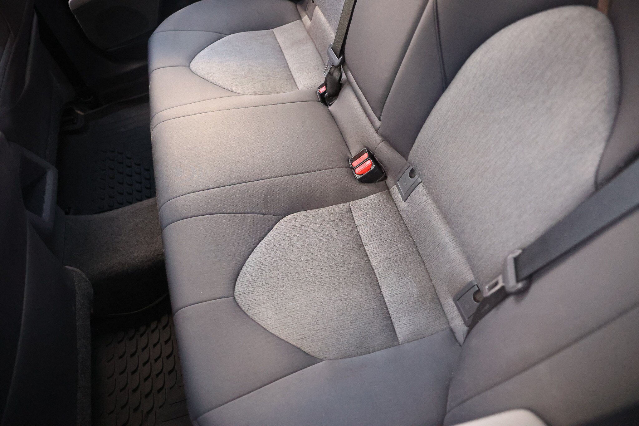 Used 2020 Toyota Camry LE FWD image 13