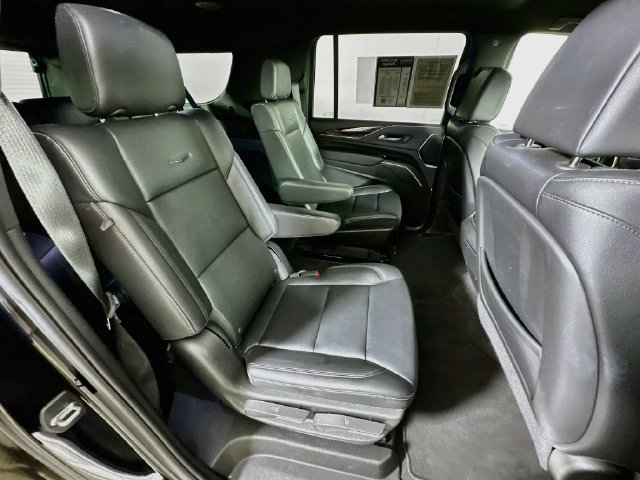 Used 2024 Cadillac Escalade ESV Luxury AWD/4WD image 34