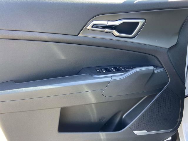 New 2026 Kia Sportage LX FWD image 11