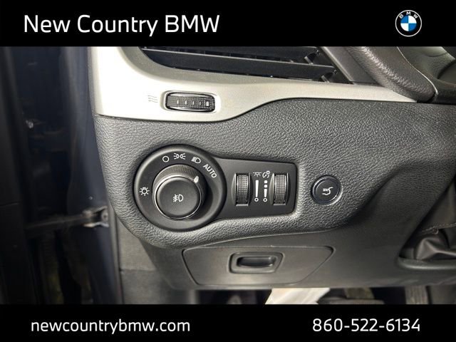 Used 2017 Jeep Cherokee Trailhawk w/ Comfort/Convenience Group image 14