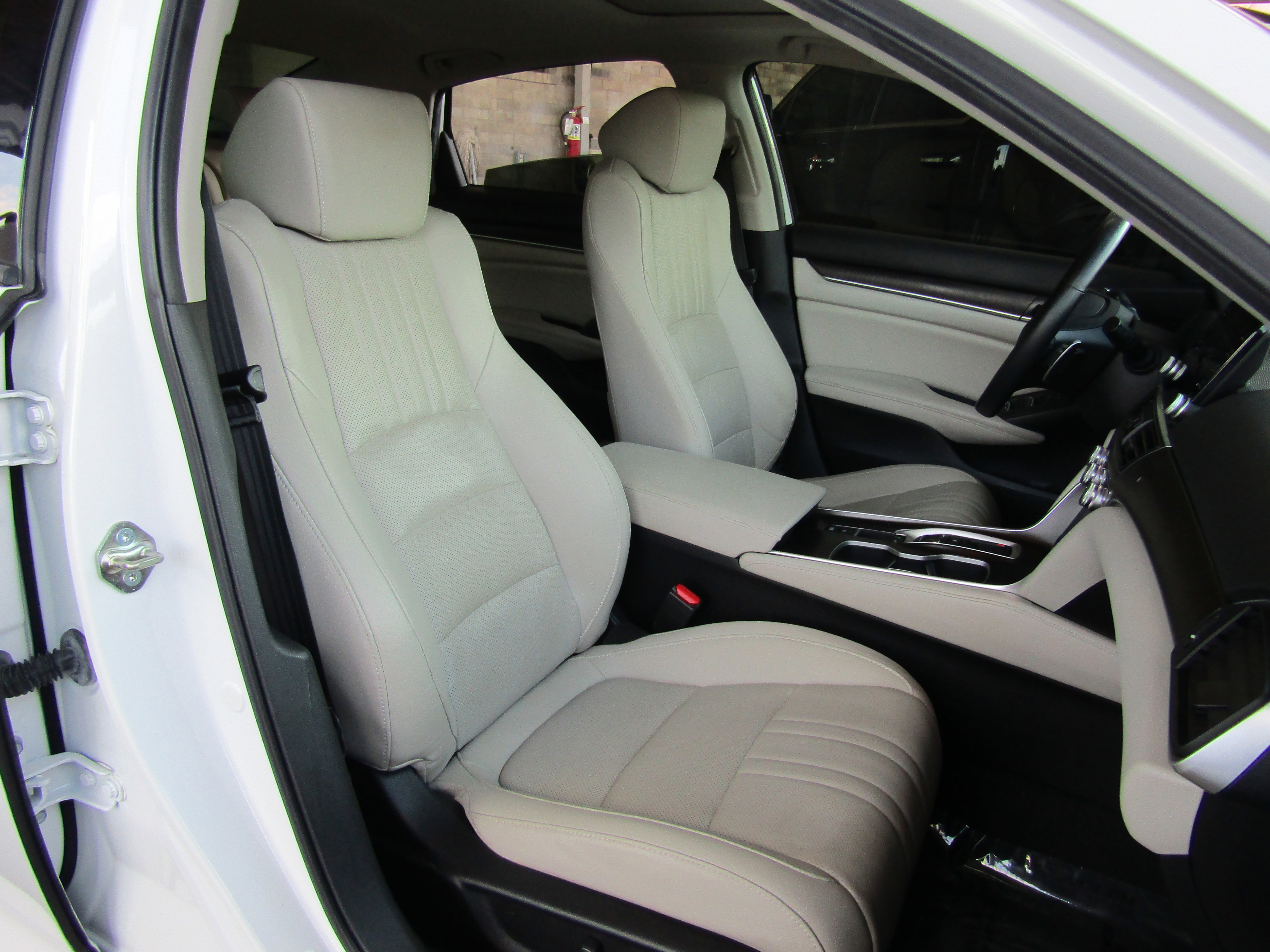 Used 2019 Honda Accord Touring image 12