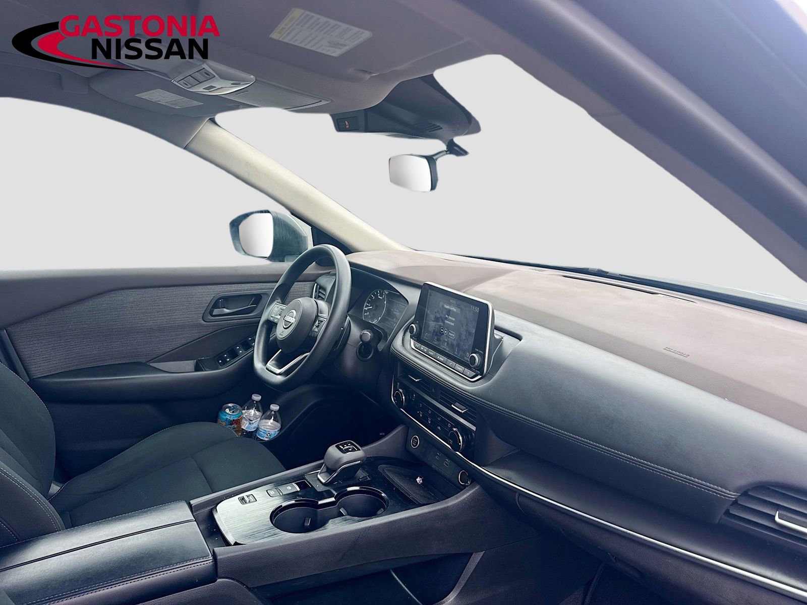 Used 2023 Nissan Rogue S image 33