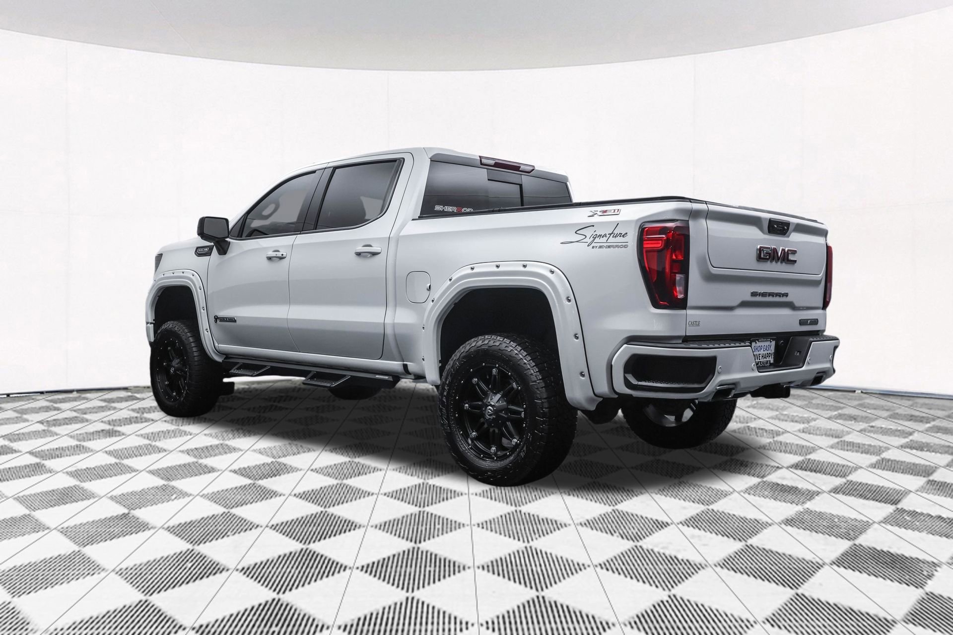 Used 2023 GMC Sierra 1500 Elevation w/ Preferred Package image 9