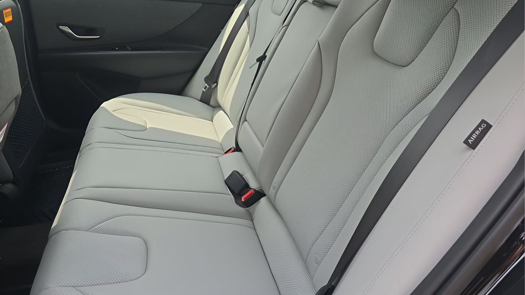 New 2026 Hyundai Elantra Limited FWD image 28