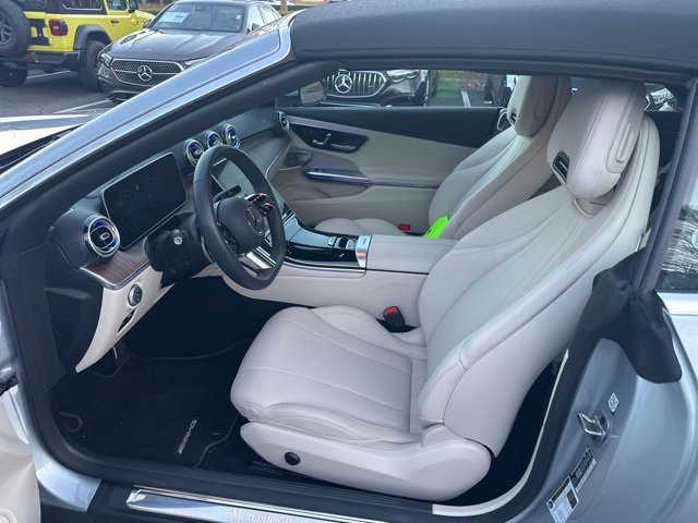 Used 2024 Mercedes-Benz CLE 450 4MATIC Cabriolet image 9