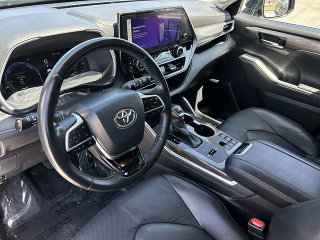 Used 2023 Toyota Highlander Limited AWD/4WD image 18