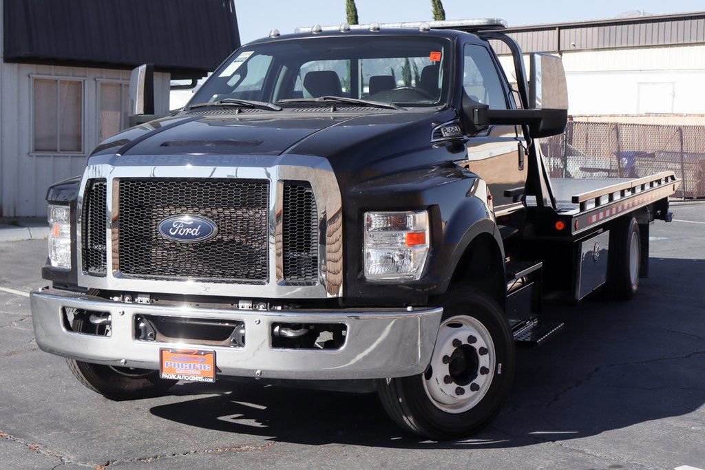 Used 2023 Ford F650 2WD Regular Cab Super Duty image 4