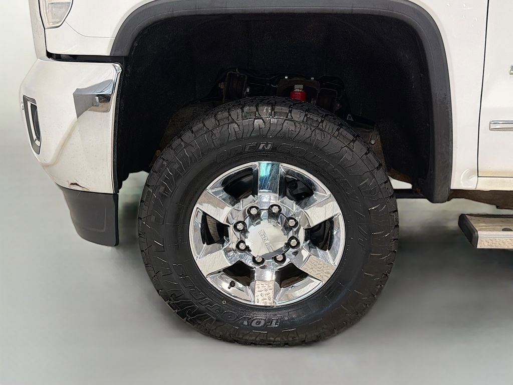 Used 2015 GMC Sierra 2500 SLT w/ Duramax Plus Package AWD/4WD image 32