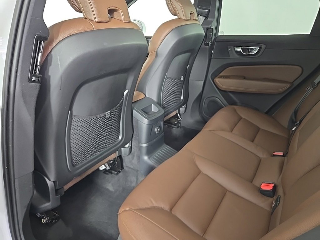 Used 2021 Volvo XC60 T8 Inscription Expression image 18