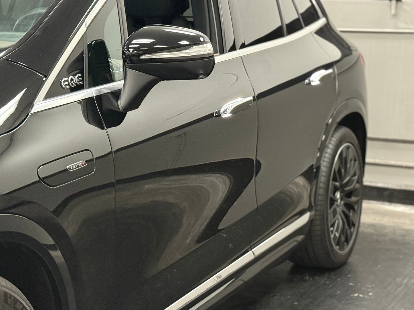 Used 2024 Mercedes-Benz EQE AMG 4MATIC SUV image 8