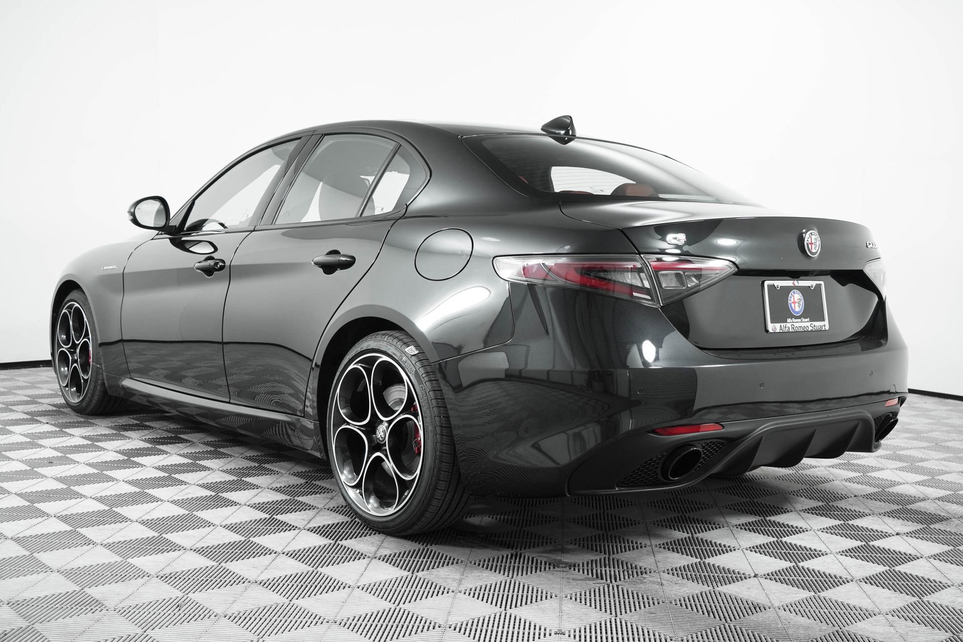 New 2025 Alfa Romeo Giulia w/ Veloce Package Rwd image 7
