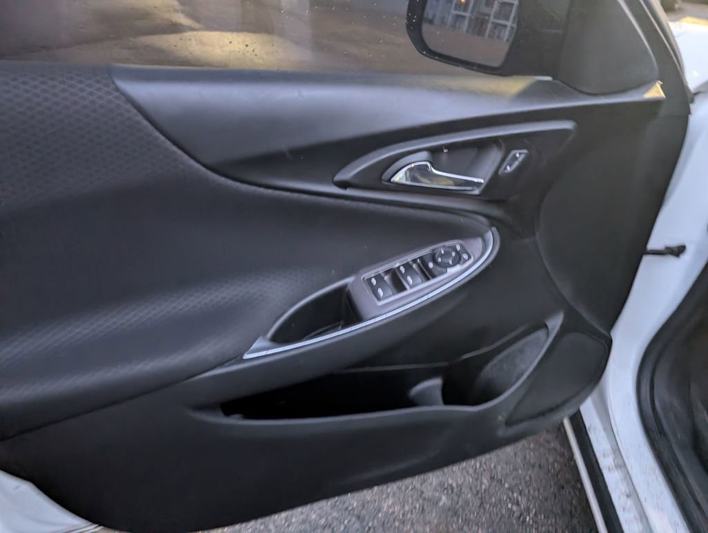 Used 2018 Chevrolet Malibu LT w/ Redline Edition image 14